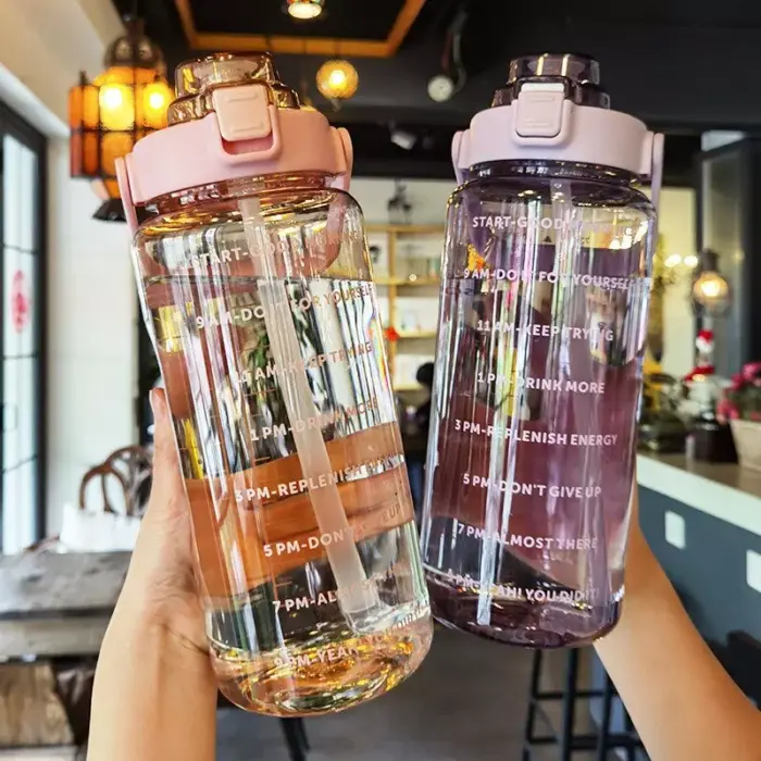 Botella deportiva de 2 litros